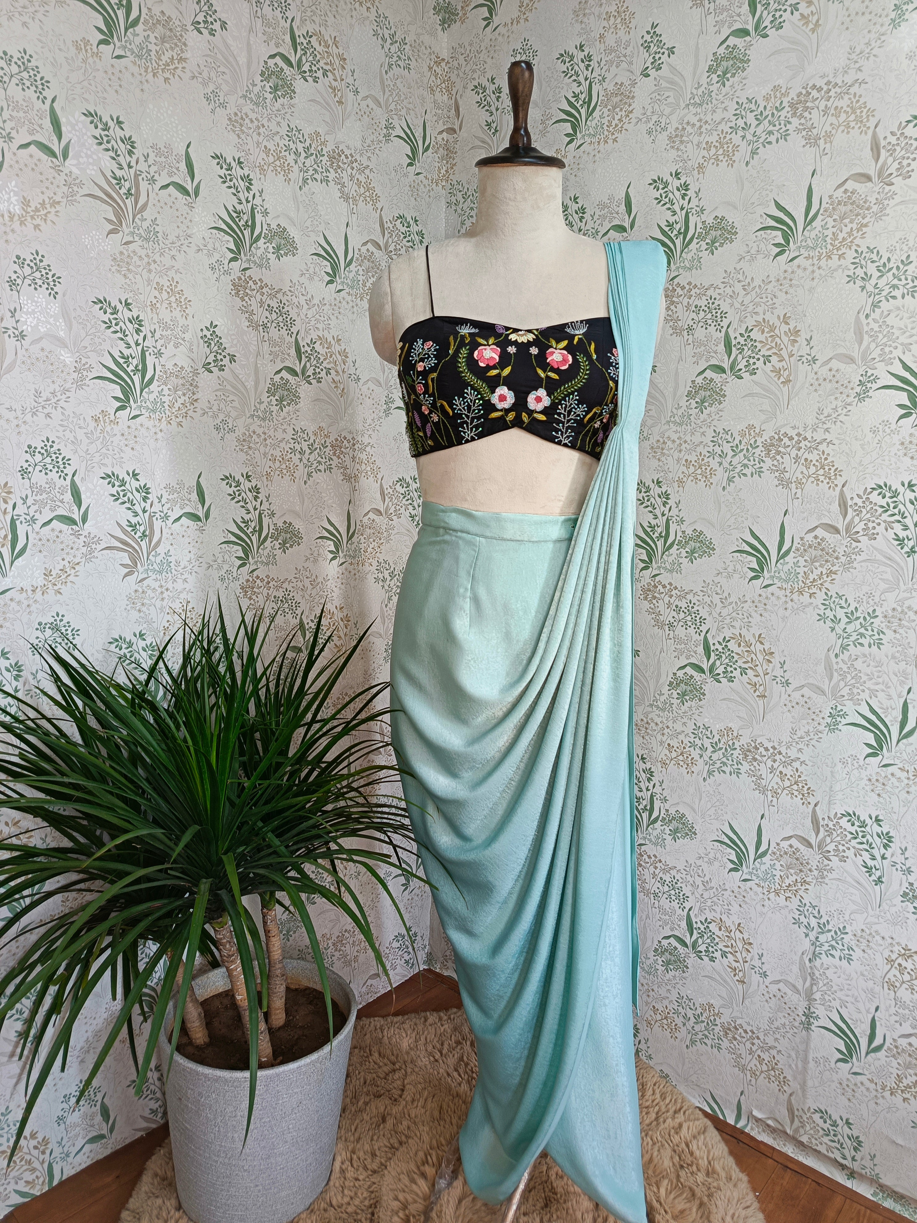 Chromatic mint green drape